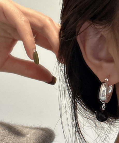 black onyx hoop pierce D406