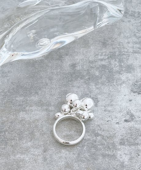 silver ball ring A409