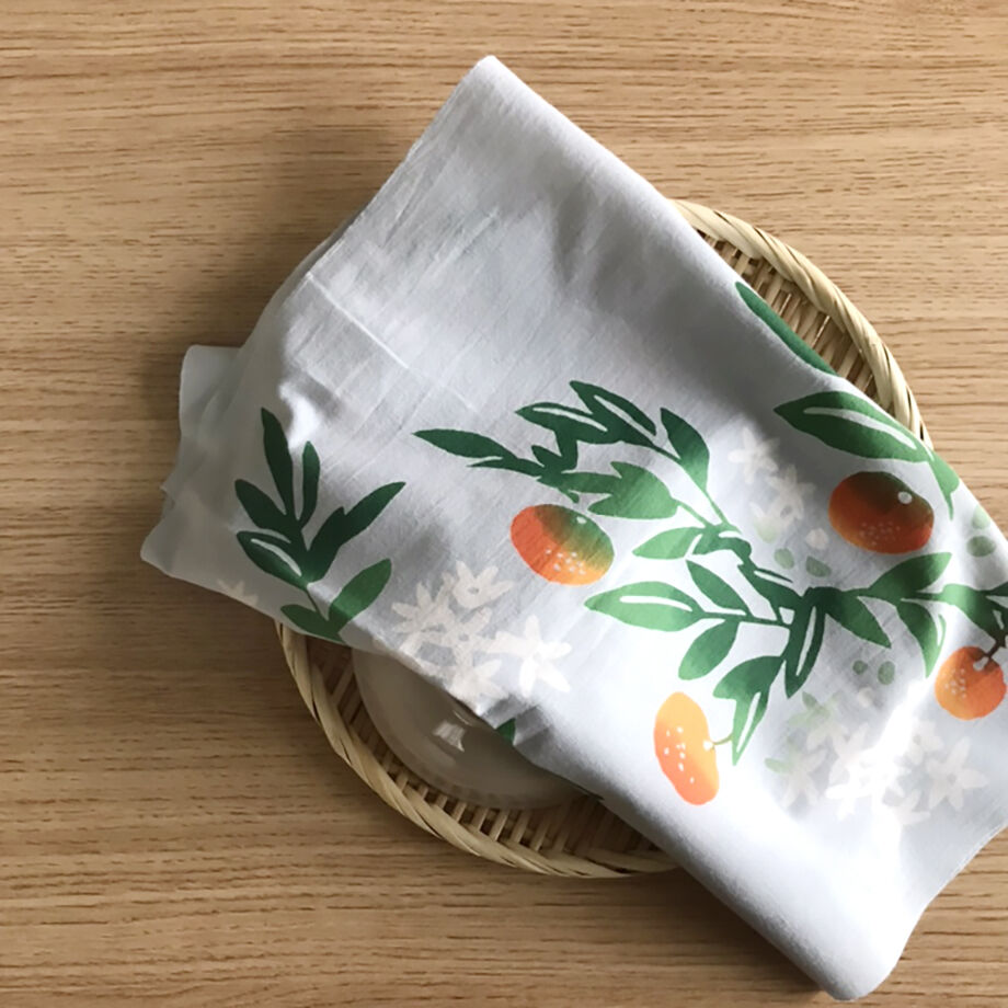 専用❤みかん＊ふわっサラ❤手拭いヘアドライタオル❤いちご畑…レッドベージュ 手ぬぐい｜みかん畑 | 手ぬぐい専門店にじゆら ONLINE‐SHOP