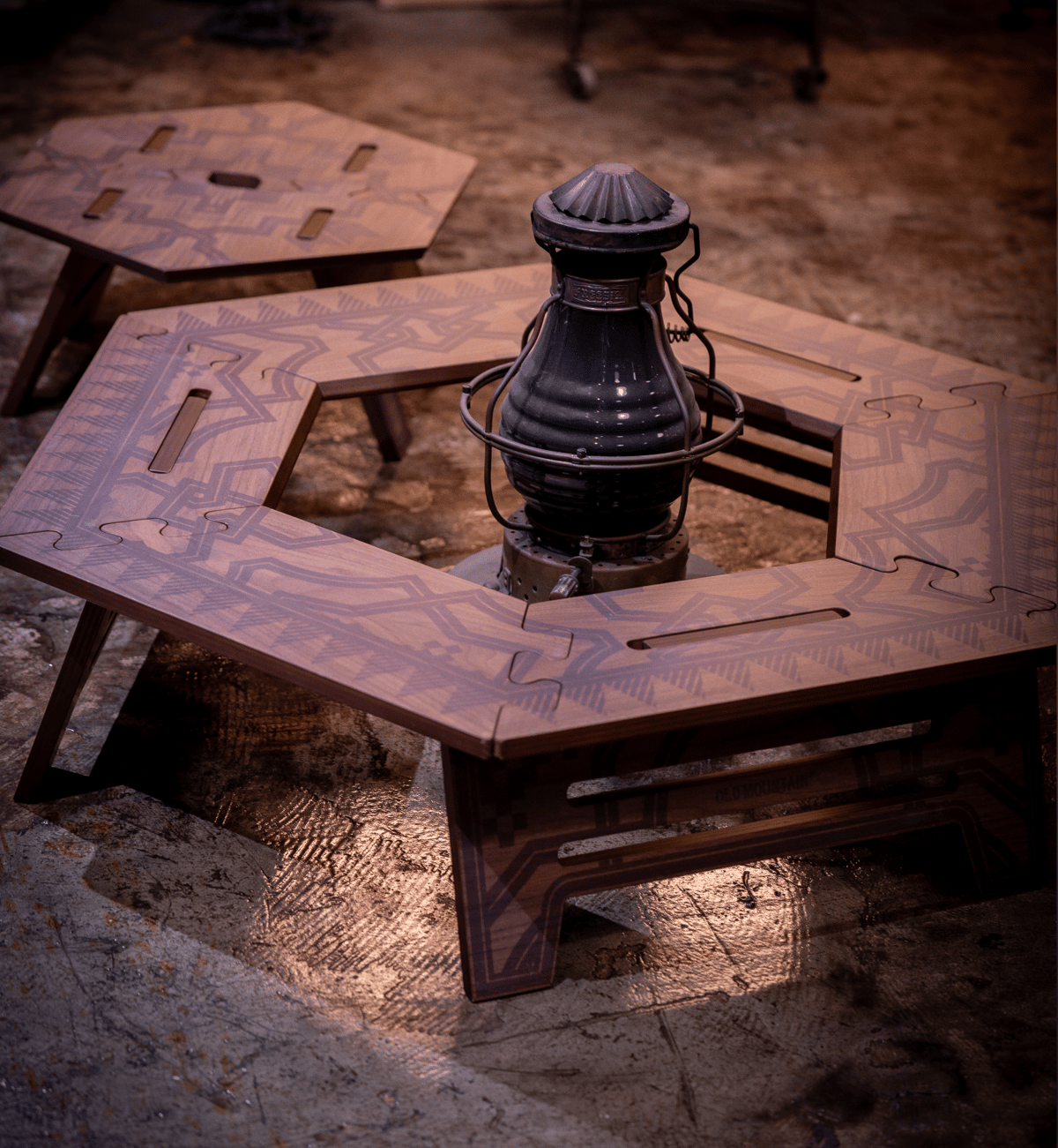 The Arth ×oldmountain 柄兄弟 六角テーブルヘキサテーブル 柄兄弟 | old mountain