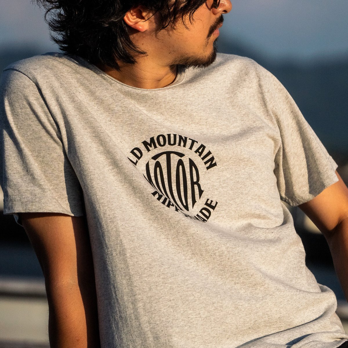 MOTOR コラボ OLD MOUNTAIN Tシャツ | old mountain