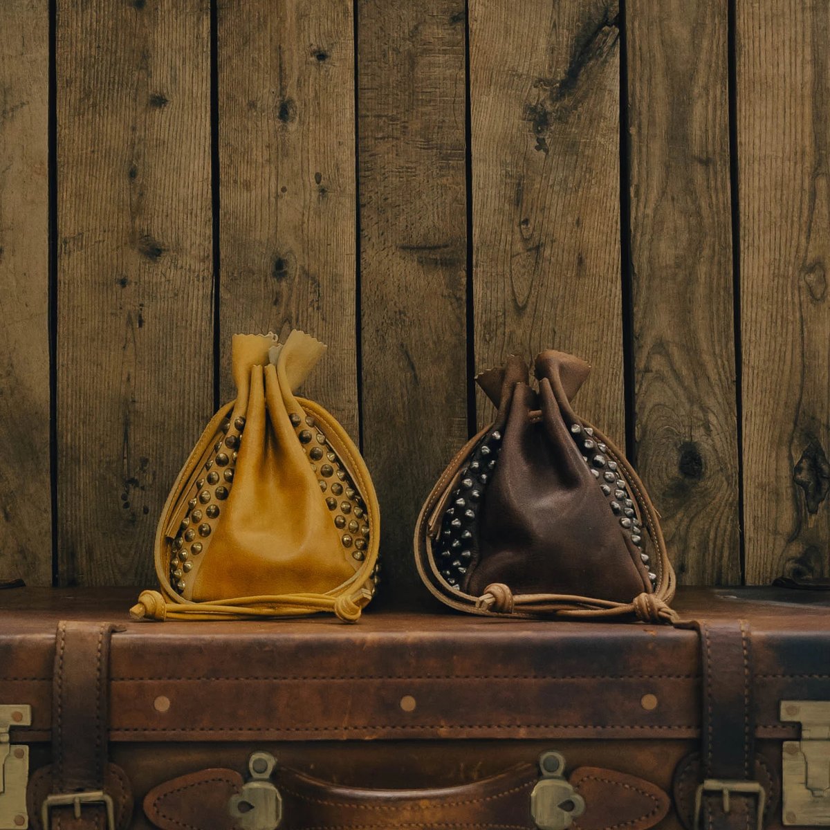 OLD MOUNTAIN DOG POUCH スタッズ　レザー　ポーチ　未使用 DOG POUCH | old mountain