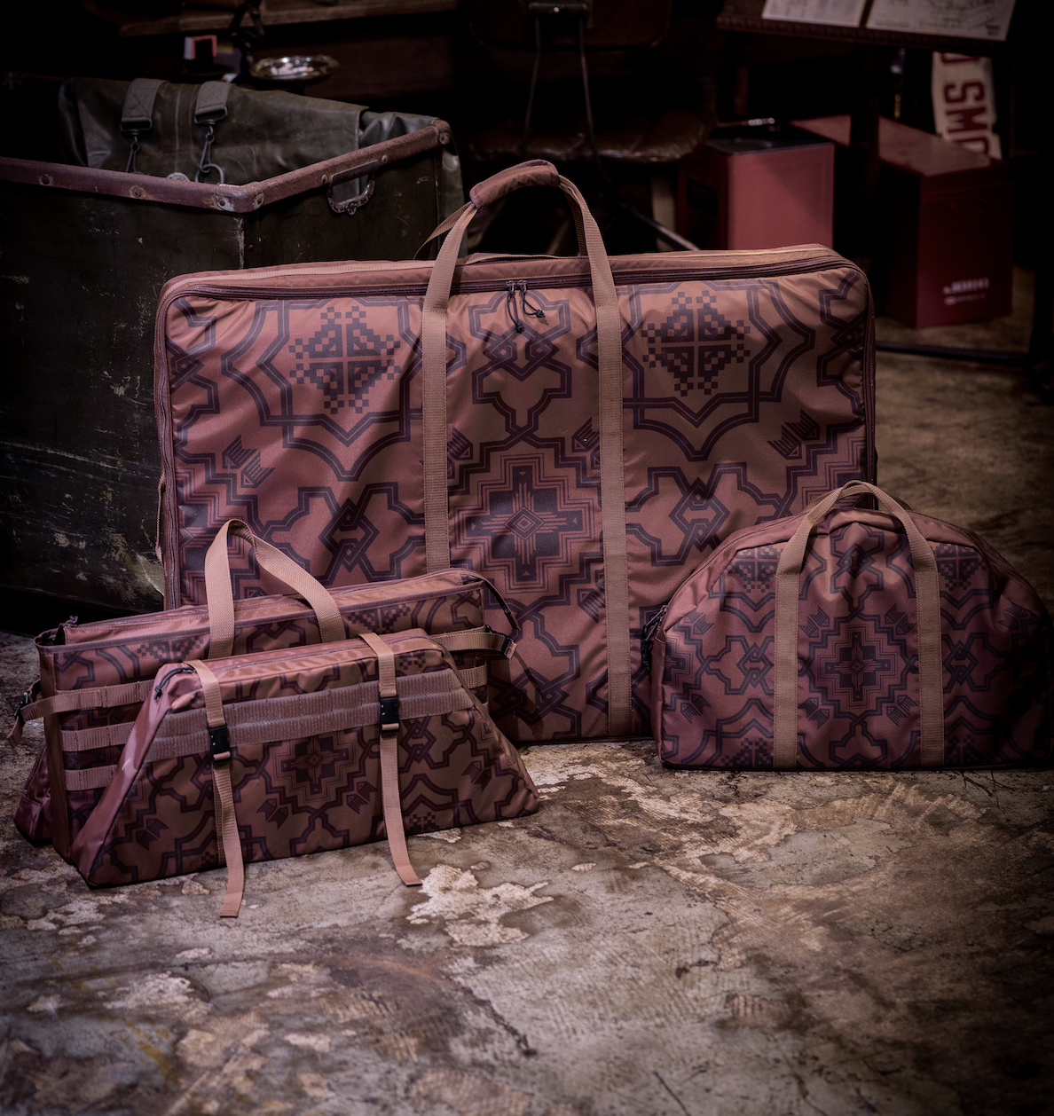 OLD MOUNTAIN 柄次郎 専用キャリ一バッグ お兄ちゃんだけ入るや〜つ | old mountain