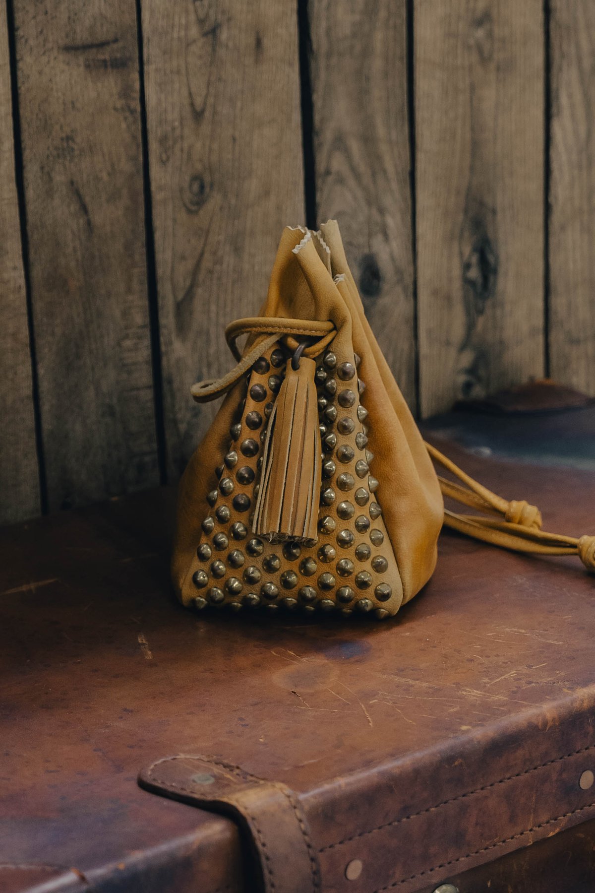 OLD MOUNTAIN DOG POUCH スタッズ　レザー　ポーチ　未使用 DOG POUCH | old mountain