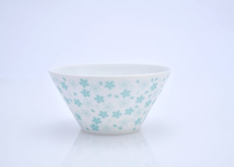 桜モチーフ　カップ（Ｌ）　水色　／　CHERRY BLOSSOM MOTIF CUP (L)  PALE BLUE