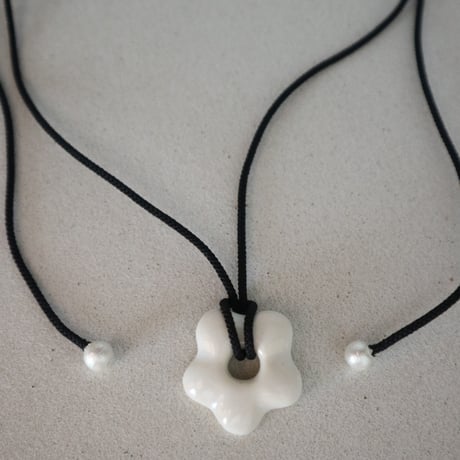 Torito | シルクコードネックレス : Black