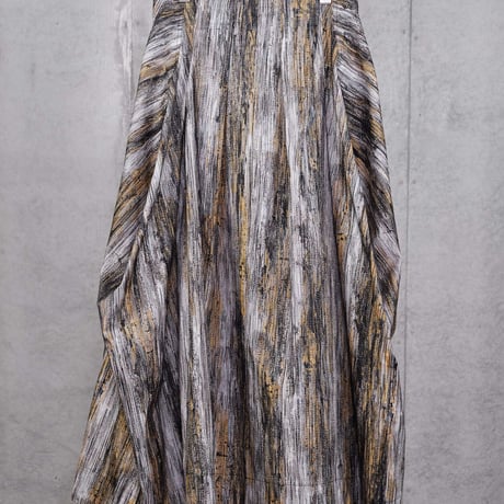 DK30-01-S03／Abstract Print & Embroidery Tucked Long Skirt／1COLOR