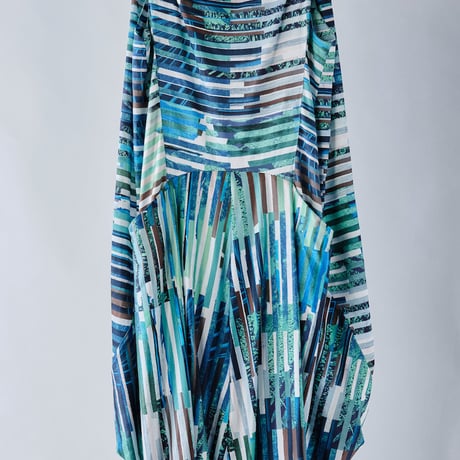 DK29-01-D05／“Hybrid Motion” Print ／ Rayon Cotton Satin Sleeveless Dress／2COLORS