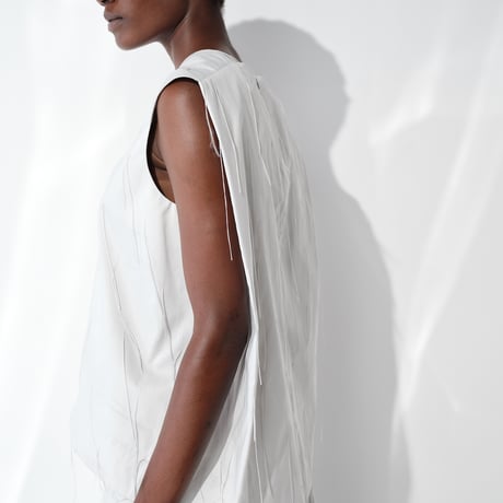 DK29-08-T02／Whisper Flow Cut Jacquard Sleeveless V-Neck Top／2COLORS