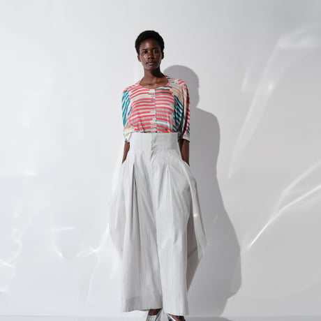 DK29-CS01-T01／”Hybrid Motion” Print ／60C/Mo Smooth Draped Top／2COLORS