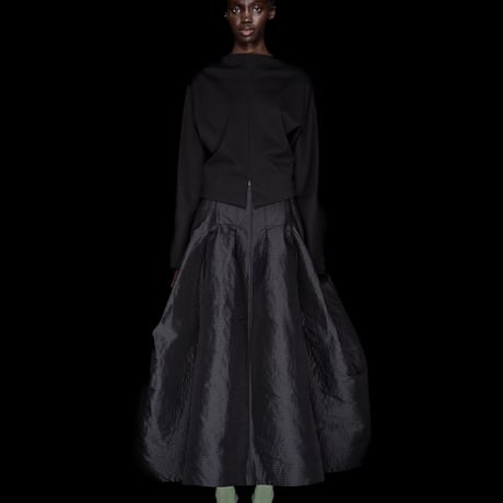 DK30-09-S03／Memory Border Matelassé Tucked Long Skirt／1COLOR