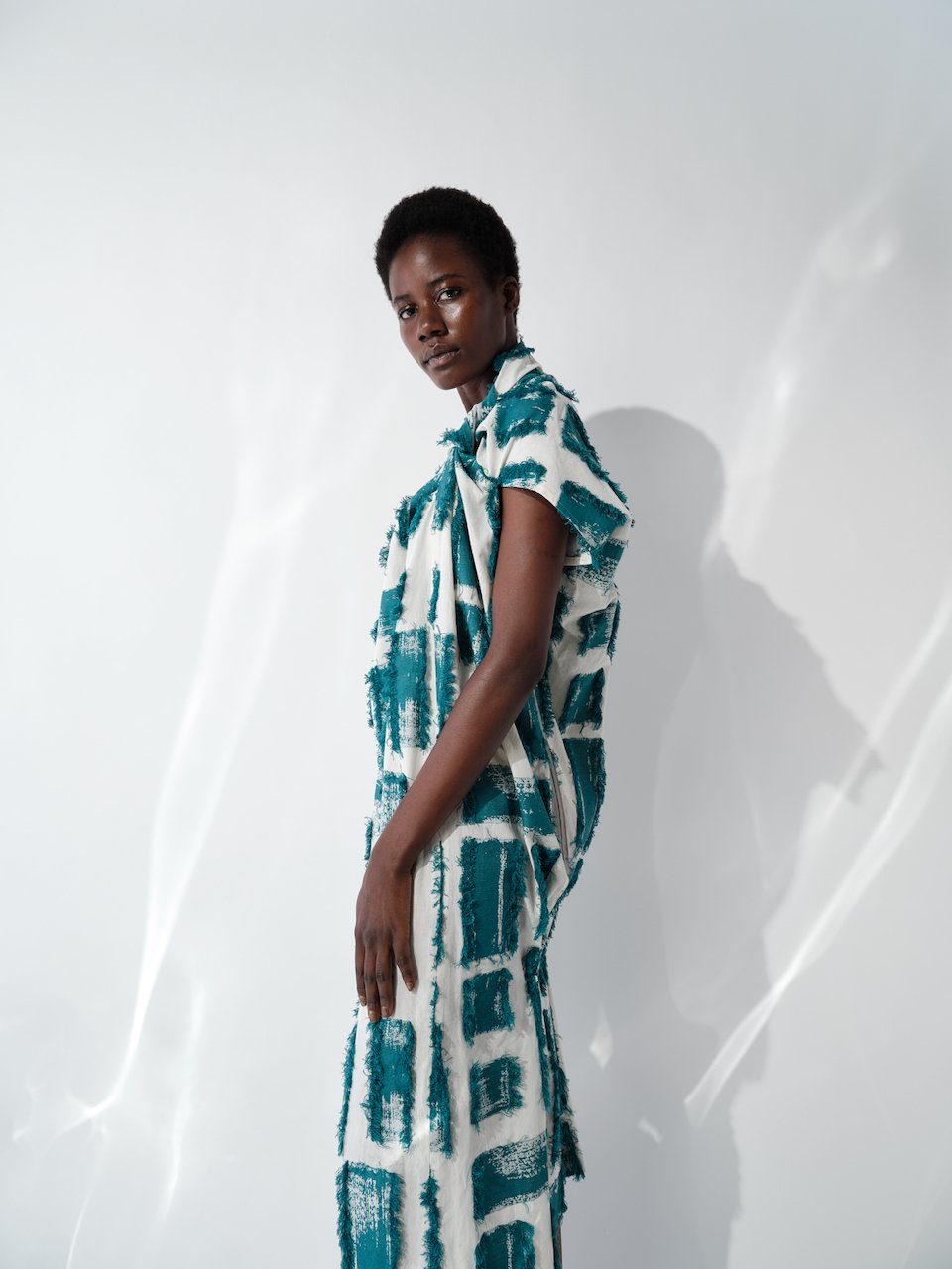 DK29-05-D03／Fringe Cut Jacquard Draped Dress／2C