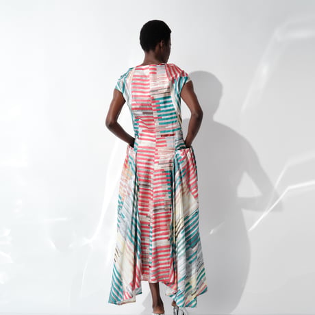 DK29-01-D01／“Hybrid Motion” Print ／ Rayon Cotton Satin Gathered Dress／2COLORS