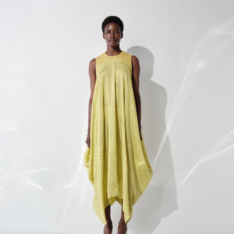 DK29-04-O10／Shadow Wave Jacquard Sleeveless Dre