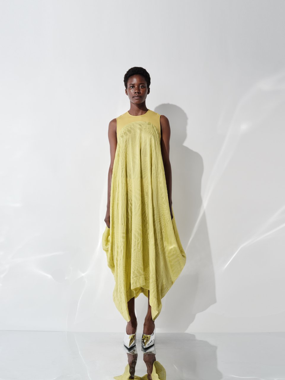DK29-04-O10／Shadow Wave Jacquard Sleeveless Dre