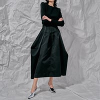 DK28-06-S07／Raised Grosgrain Volume Silhouette Skirt／1COLOR