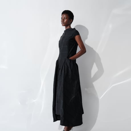 DK29-03-D01／Ny Shadow Border Gathered Dress／2COLORS