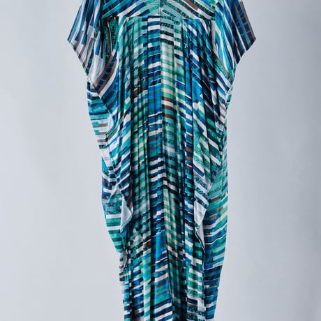 DK29-CS01-O02／”Hybrid Motion” Print ／60C/Mo Smooth Tucked Detail Dress／2COLORS