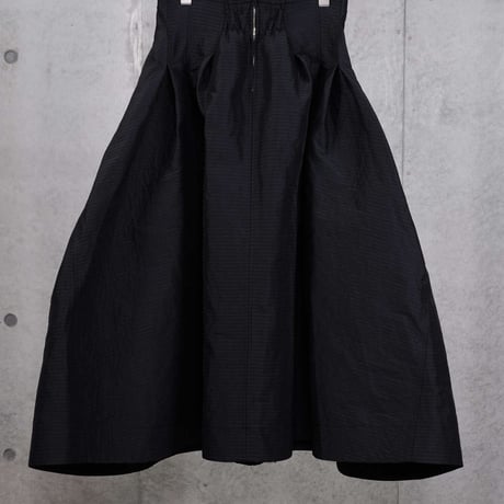 DK30-09-S03／Memory Border Matelassé Tucked Long Skirt／1COLOR