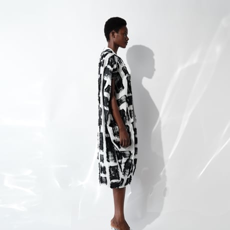DK29-05-O05／Fringe Cut Jacquard Minimalist Dress／2COLORS