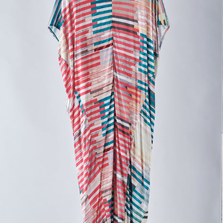 DK29-CS01-O02／”Hybrid Motion” Print ／60C/Mo Smooth Tucked Detail Dress／2COLORS
