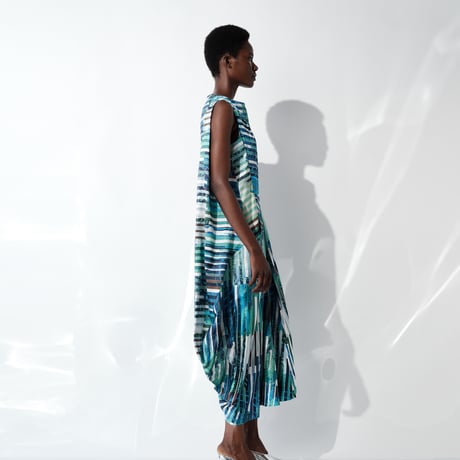 DK29-01-D05／“Hybrid Motion” Print ／ Rayon Cotton Satin Sleeveless Dress／2COLORS