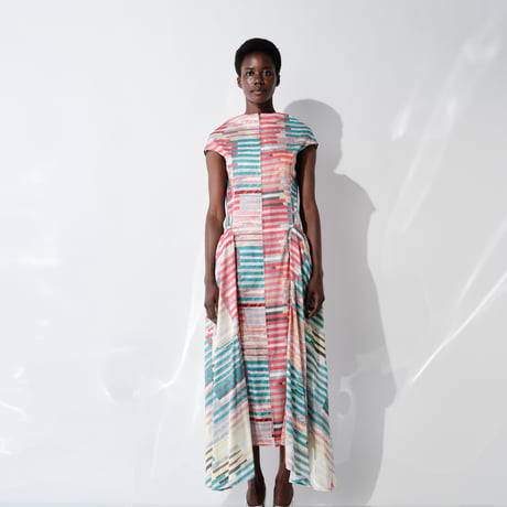 DK29-01-D01／“Hybrid Motion” Print ／ Rayon Cotton Satin Gathered Dress／2COLORS