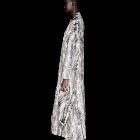 DK30-01-D06／Abstract Print & Embroidery V-neck Long Dress／1COLOR
