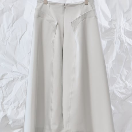 DK28-CS02-S03／Camellia Resilient Ponte Flared Skirt／2COLORS