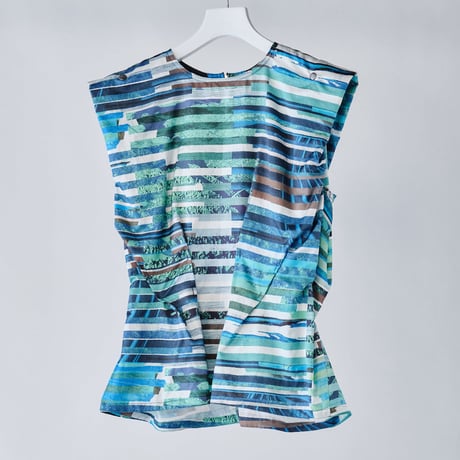 DK29-01-B01／“Hybrid Motion” Print ／ Rayon Cotton Satin Buttoned Blouse／2COLORS