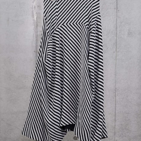 DK30-06-S04／3D Bias Stripe Flared Skirt／1COLOR