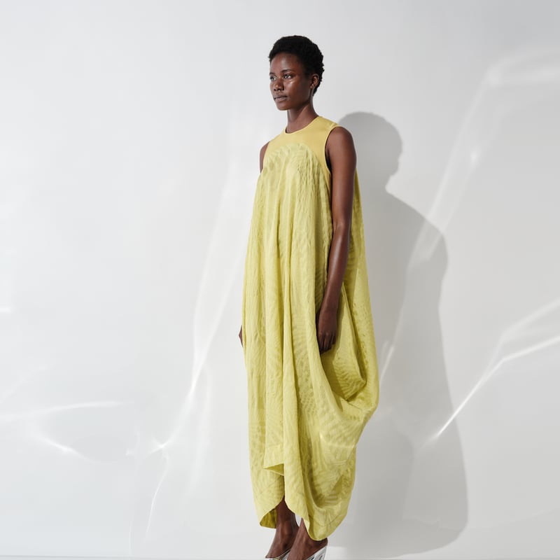DK29-04-O10／Shadow Wave Jacquard Sleeveless Dre