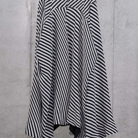 DK30-06-S04／3D Bias Stripe Flared Skirt／1COLOR