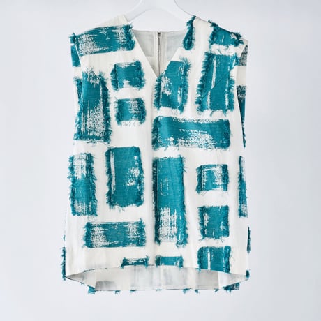 DK29-05-T02／Fringe Cut Jacquard Sleeveless V-Neck Top／2COLORS