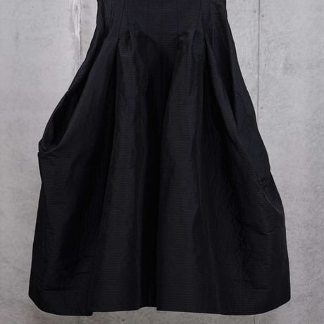 DK30-09-S03／Memory Border Matelassé Tucked Long Skirt／1COLOR