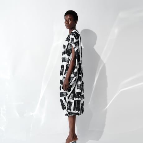 DK29-05-O05／Fringe Cut Jacquard Minimalist Dress／2COLORS