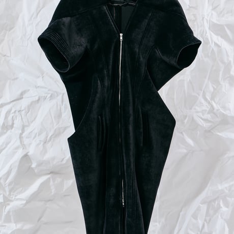 DK28-CS04-V03／Velour Bonding Unique Silhouette Gilet／2COLORS