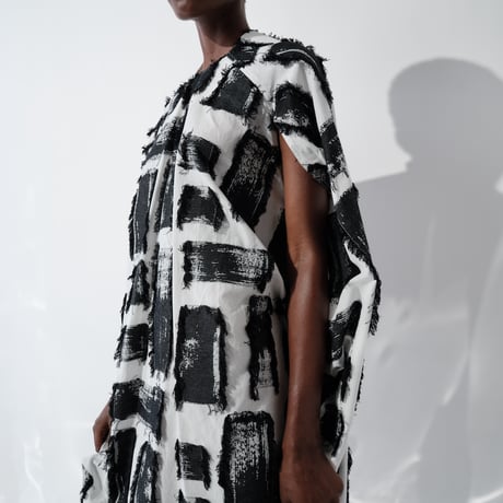 DK29-05-O05／Fringe Cut Jacquard Minimalist Dress／2COLORS
