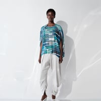 DK29-CS01-T07／”Hybrid Motion” Print ／60C/Mo Smooth Oversized Top／2COLORS