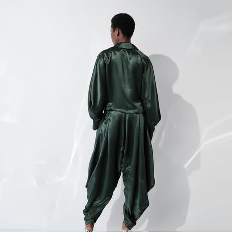 DK29-07-P06／Naia Shiny Tricotine Draped Pants／3COLORS