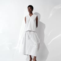 DK29-08-S04／Whisper Flow Cut Jacquard Draped Detail Skirt／2COLORS