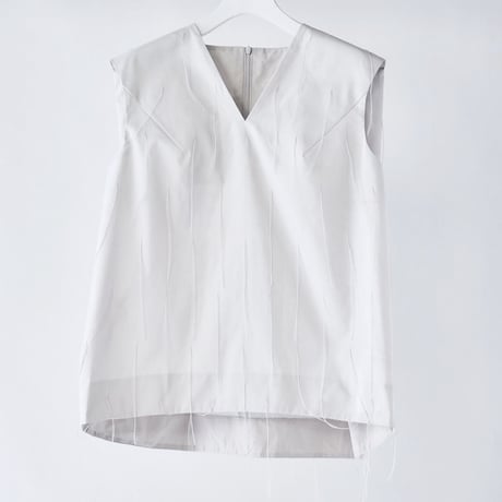 DK29-08-T02／Whisper Flow Cut Jacquard Sleeveless V-Neck Top／2COLORS
