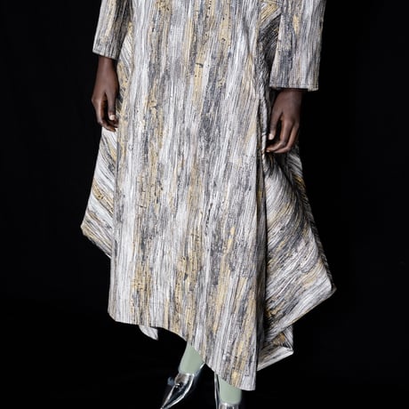 DK30-01-D06／Abstract Print & Embroidery V-neck Long Dress／1COLOR