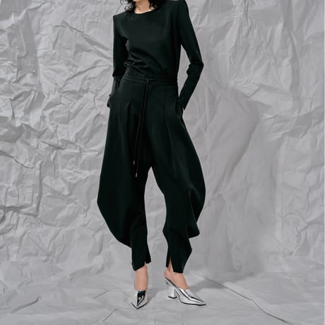 DK28-CS02-P02／Camellia Resilient Ponte Curved Silhouette Pants／2COLORS