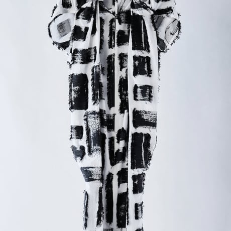 DK29-05-D03／Fringe Cut Jacquard Draped Dress／2COLORS