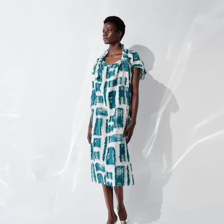 DK29-05-D03／Fringe Cut Jacquard Draped Dress／2COLORS