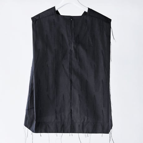 DK29-08-T02／Whisper Flow Cut Jacquard Sleeveless V-Neck Top／2COLORS