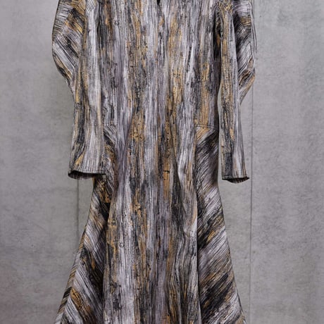 DK30-01-D06／Abstract Print & Embroidery V-neck Long Dress／1COLOR