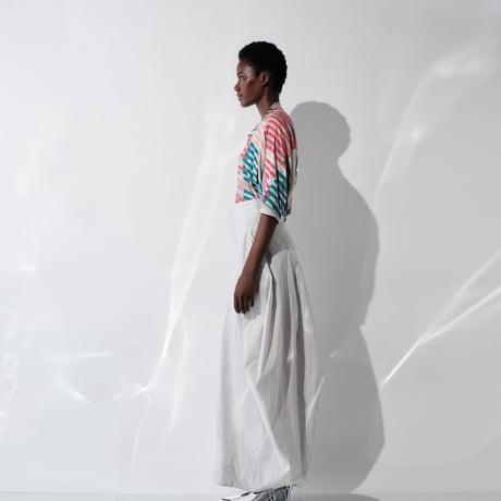 DK29-CS01-T01／”Hybrid Motion” Print ／60C/Mo Smooth Draped Top／2COLORS