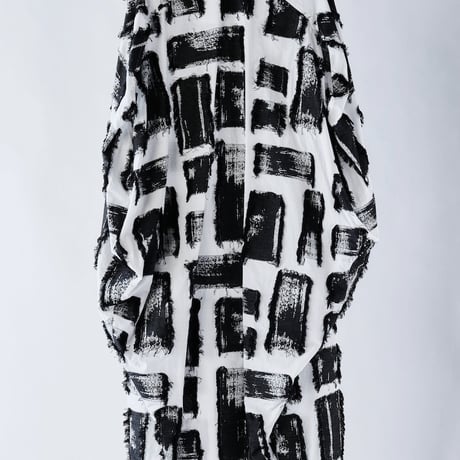 DK29-05-O05／Fringe Cut Jacquard Minimalist Dress／2COLORS